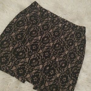 Lace skirt
